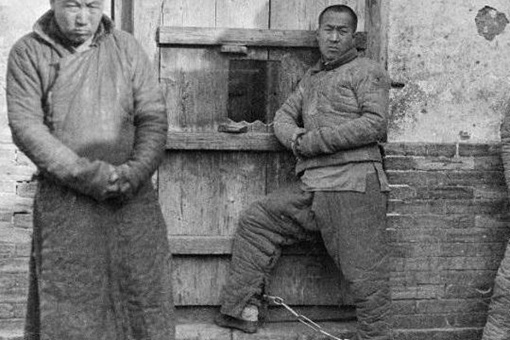清朝被推翻的时候,牢里的10万犯人是怎么处理的?